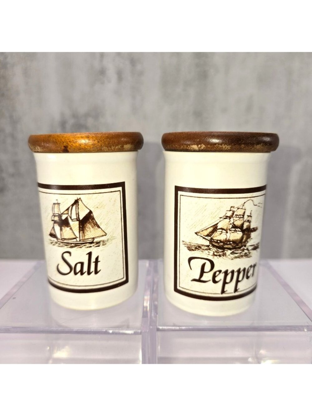 Dunoon Ceramics Vintage Salt & Pepper Shakers Wooden Lids Cooks Workshop VL5140